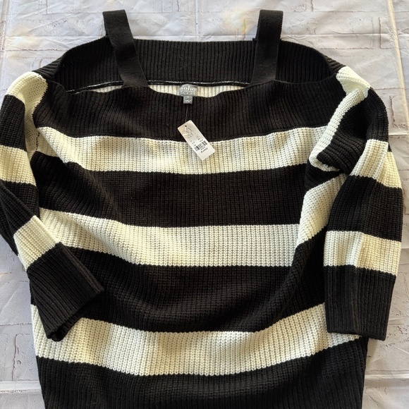 Soho Black & White Striped Off The Shoulder Sweater. Size XL NWT - Picture 1 of 12